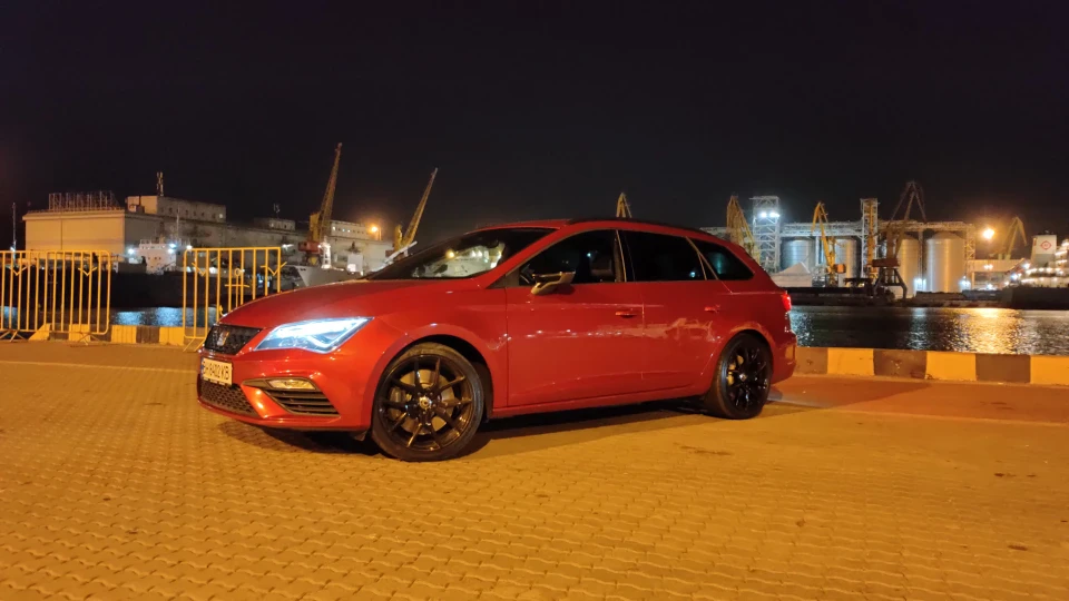 SEAT Leon Cupra Overload 2