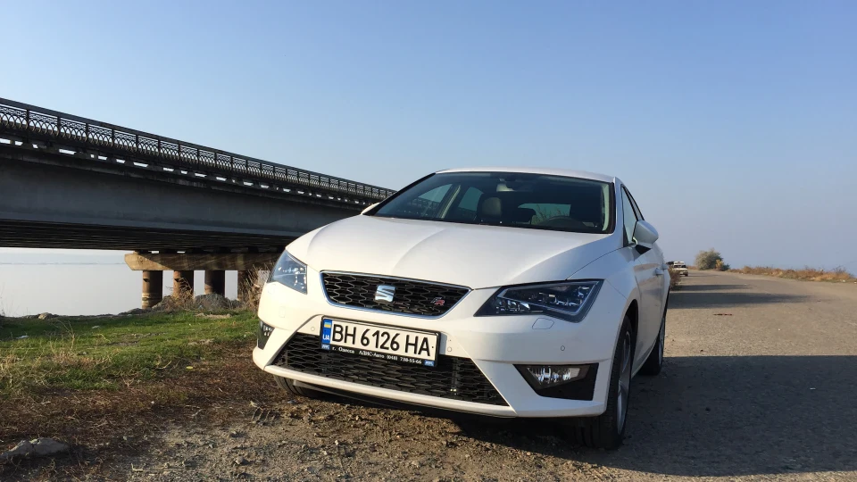 SEAT Leon FR Wh1teNo1se