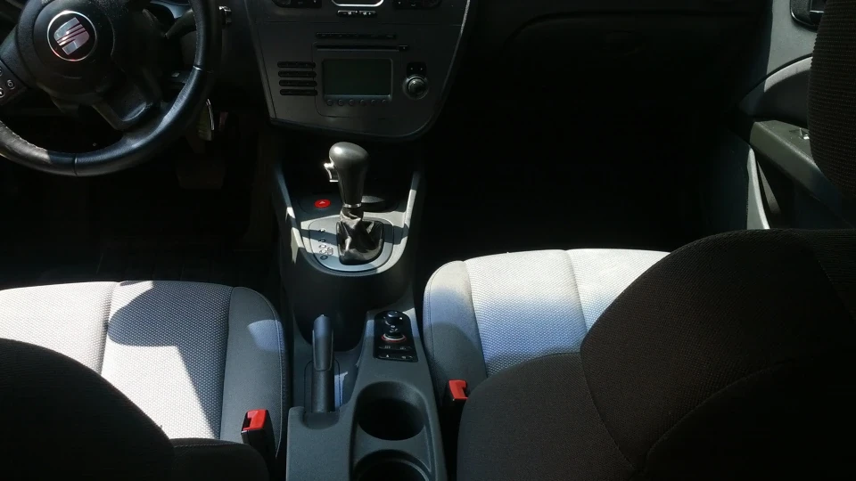 SEAT Leon 2.0 FSI автомат 5