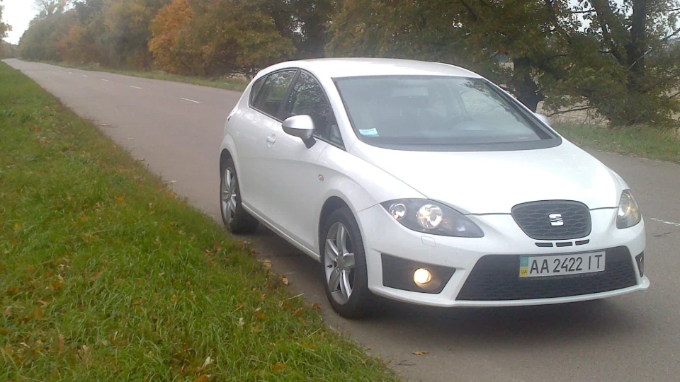 SEAT Leon білим-біло 2