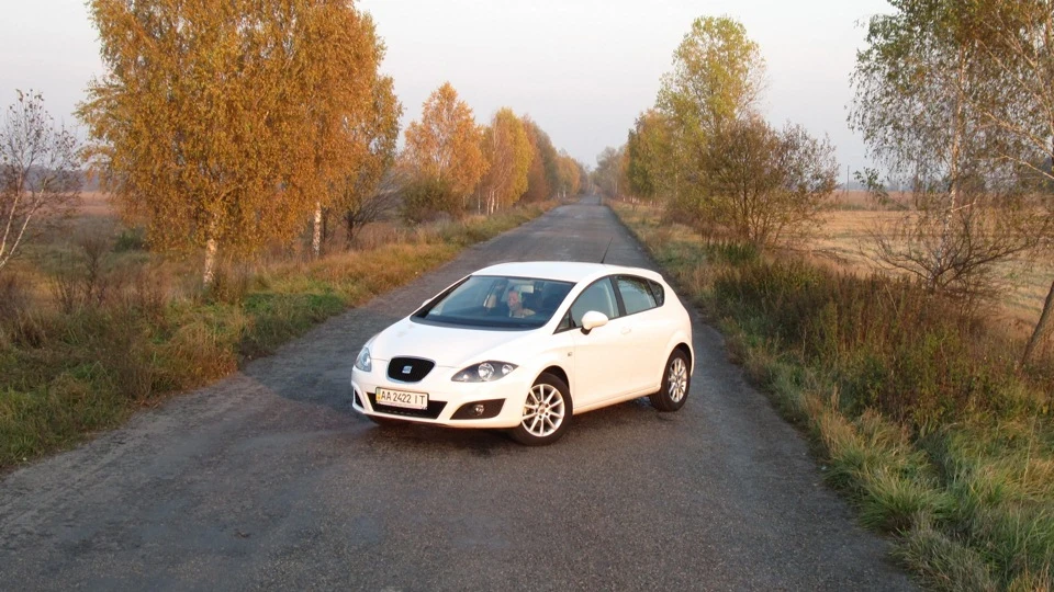 SEAT Leon білим-біло 4