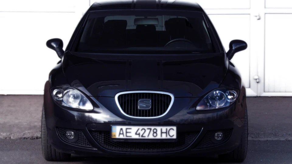SEAT Leon Black Prince 4