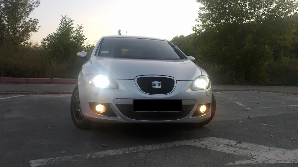 SEAT Leon Цар LEONид 4