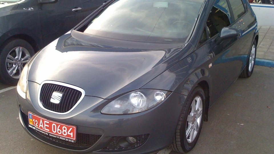 SEAT Leon GRAY SMOKE 3