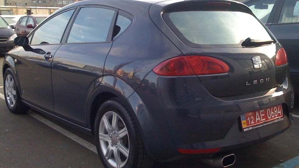SEAT Leon GRAY SMOKE 4