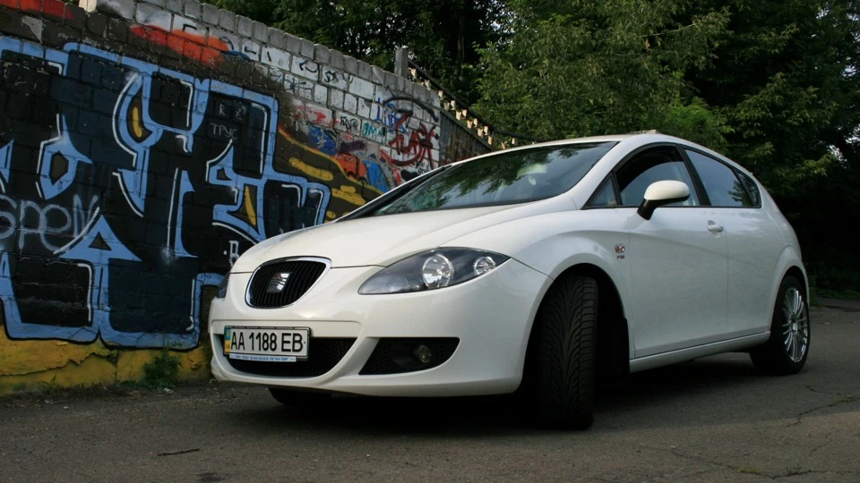 SEAT Leon _кружляє по Соломі_ 4