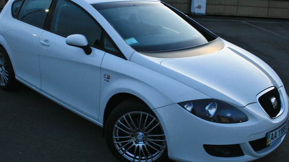 SEAT Leon _кружляє по Соломі_ 5