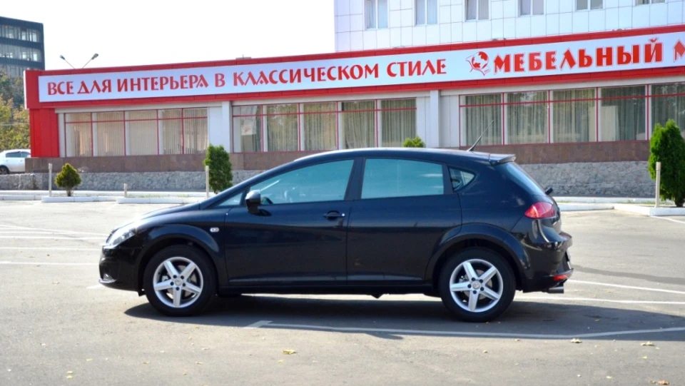 SEAT Leon Просто Black 2