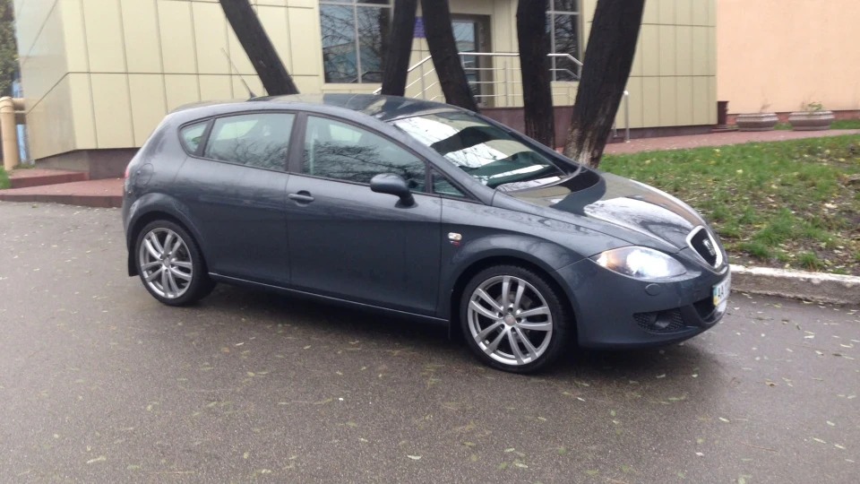 SEAT Leon Second gray... TDI DSG 2