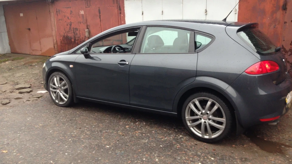 SEAT Leon Second gray... TDI DSG 5