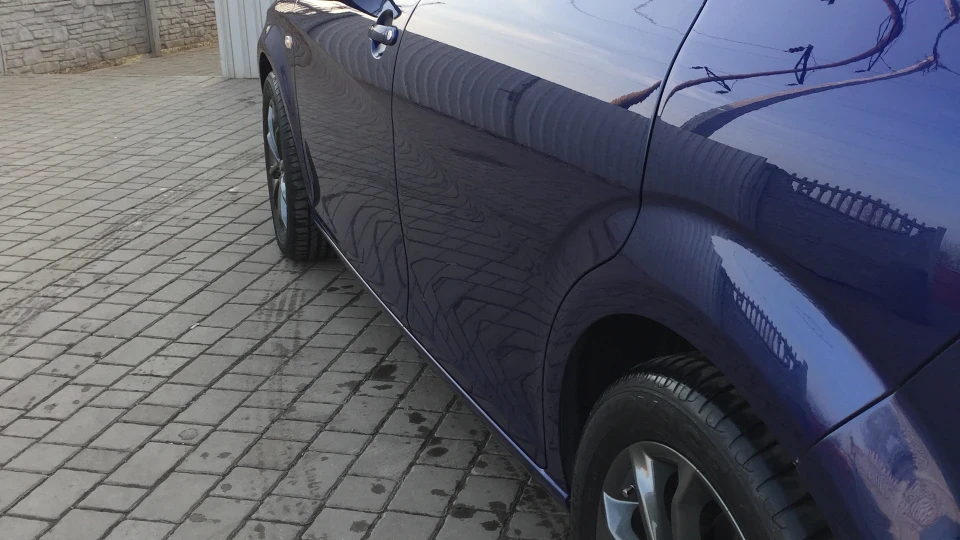 SEAT Leon Сіній ЛЕВ 4