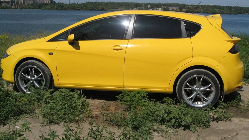SEAT Leon Жовтий LeMon