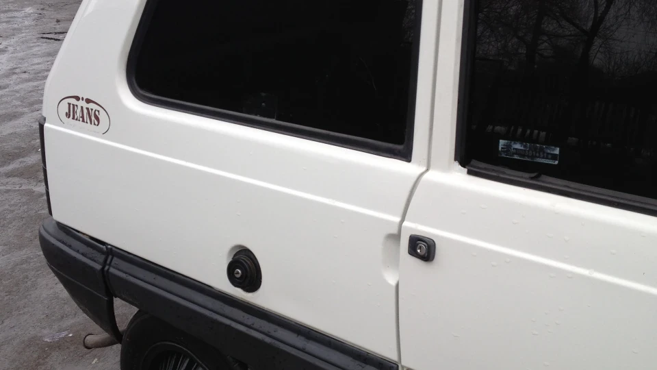 SEAT Marbella Jeans 4
