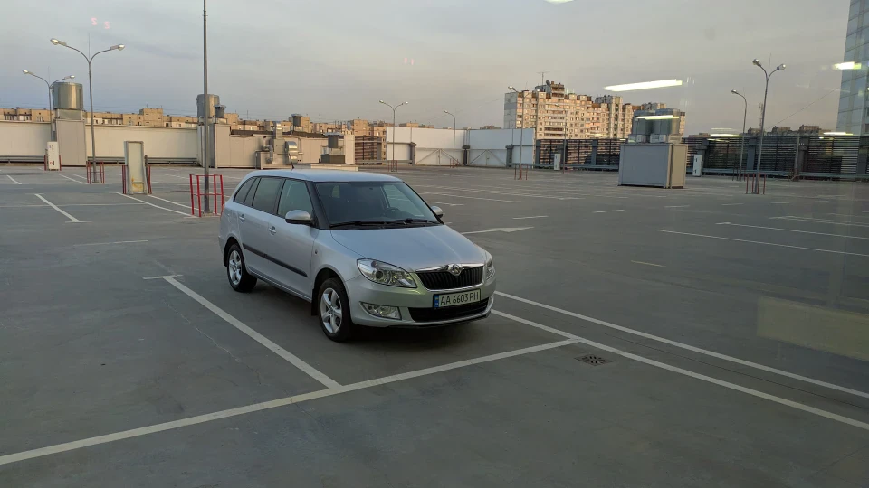 Skoda Fabia Combi 1.4 Elegance 4