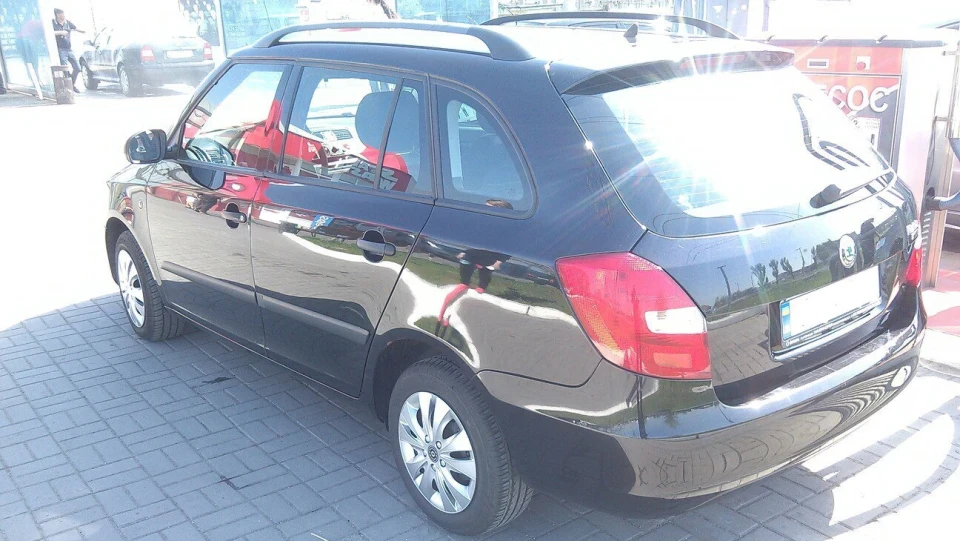 Skoda Fabia Combi 1.6 TDI чорний металік 2