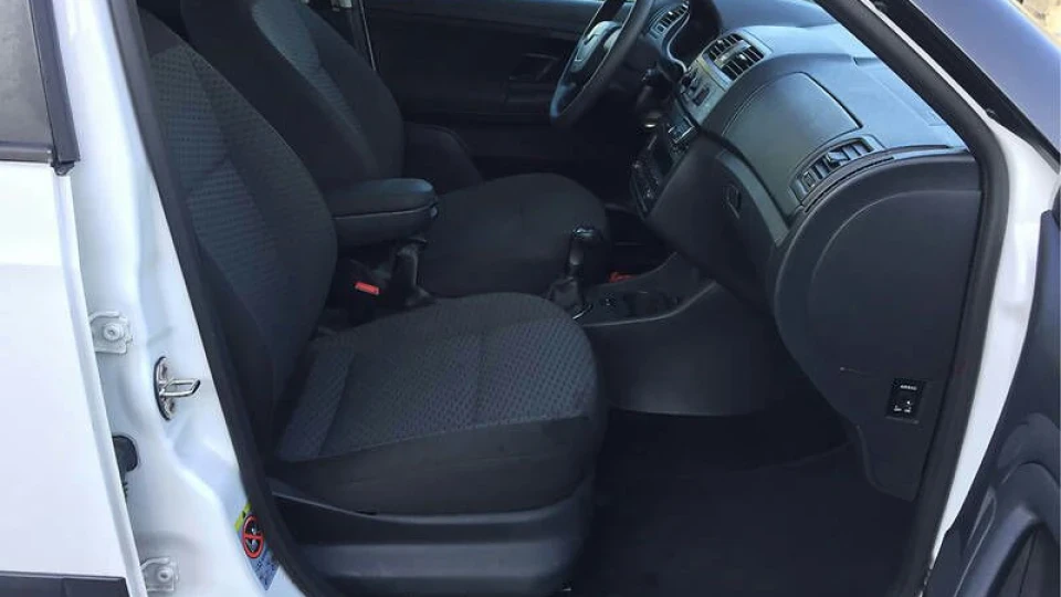 Skoda Fabia Combi Білий вагон 3