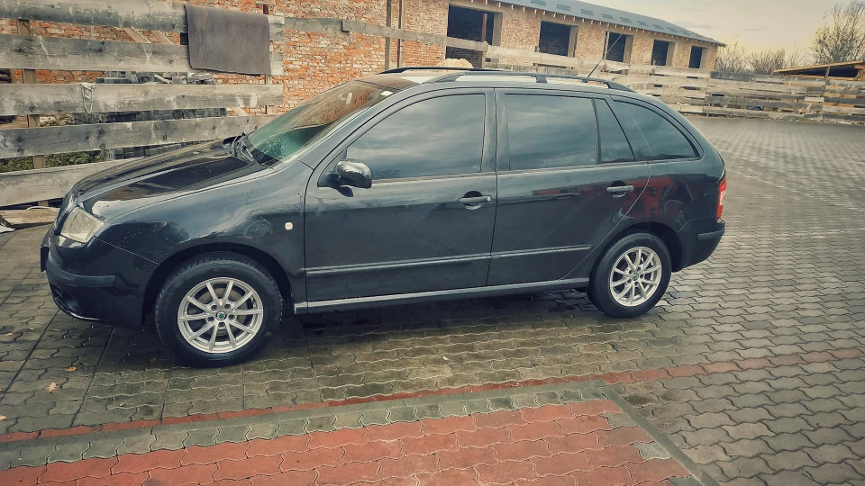 Skoda Fabia Combi Black swallow 2
