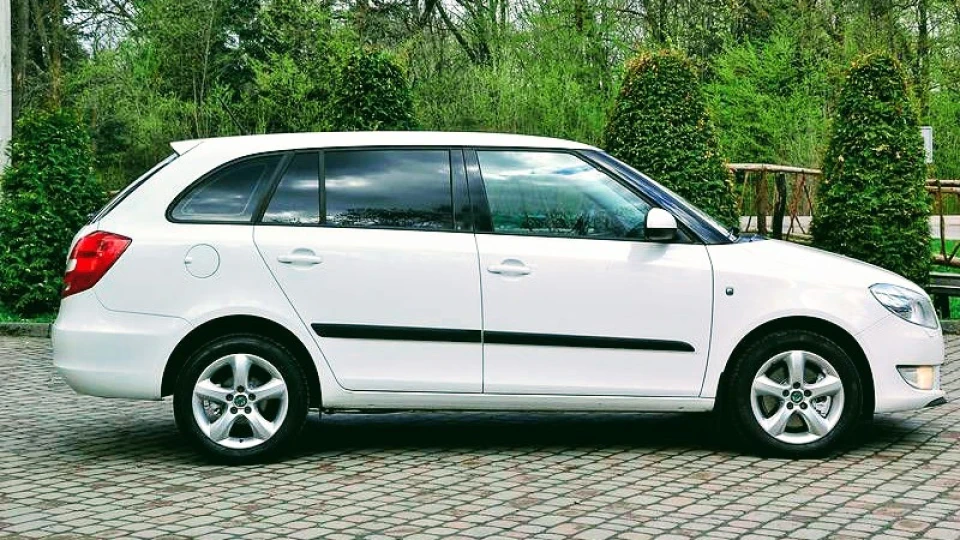 Skoda Fabia Combi Candy White 2