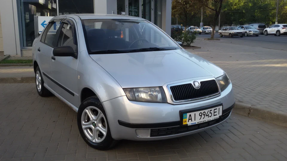 Skoda Fabia Sedan 1.4 MPI 5
