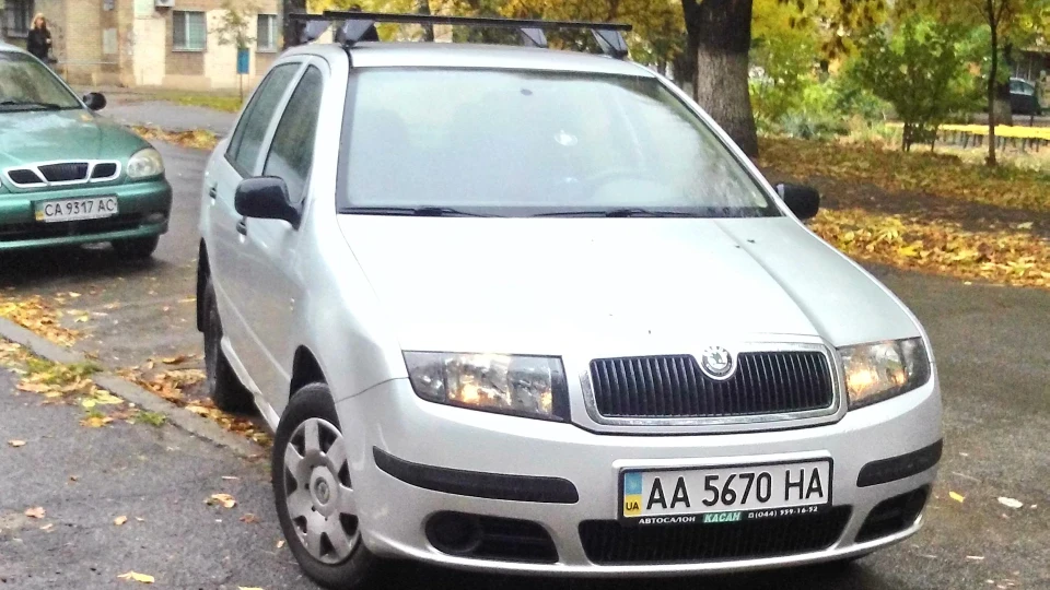 Skoda Fabia Sedan лютий AZQ; BME 2