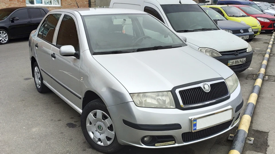 Skoda Fabia Sedan 3