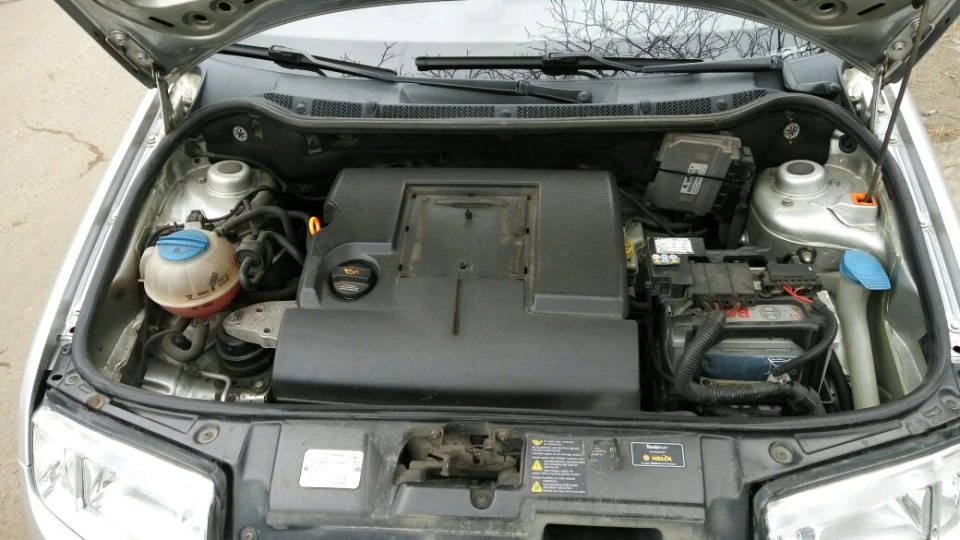 Skoda Fabia Sedan Срібний металік ,1.2 3