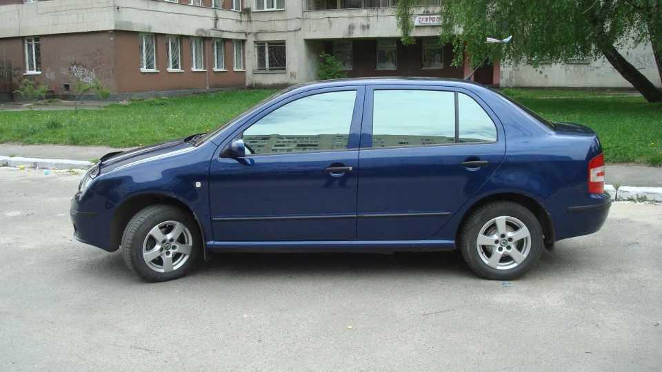 Skoda Fabia Sedan v16