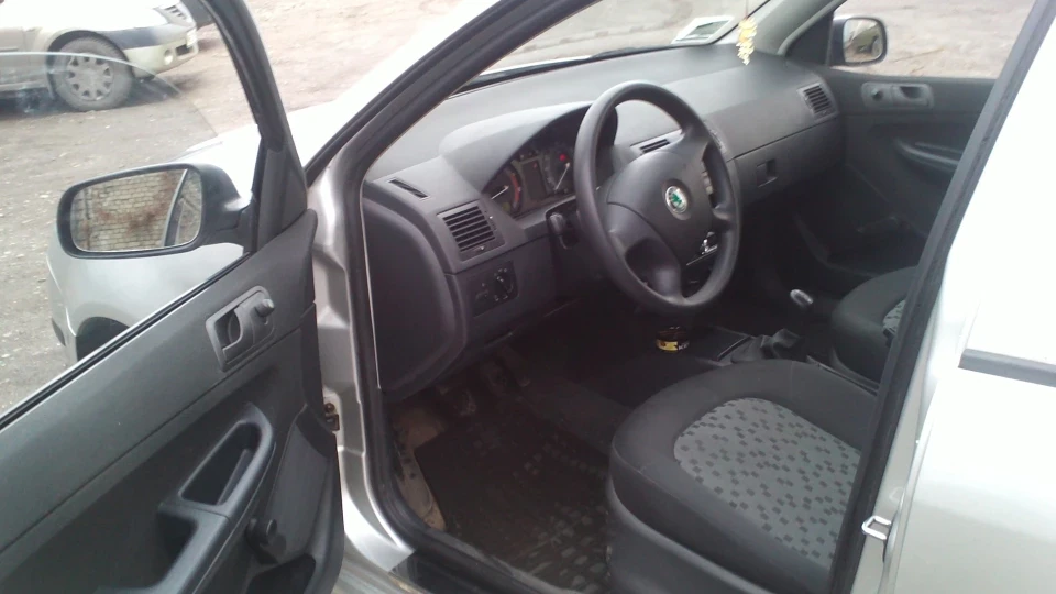 Skoda Fabia 1.2 12V HTP 3
