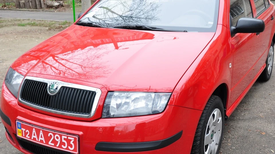Skoda Fabia 1.2 htp червоний акрил 3