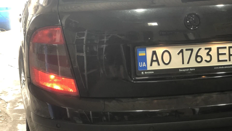Skoda Fabia 1,4 MPI чорна пантера 3