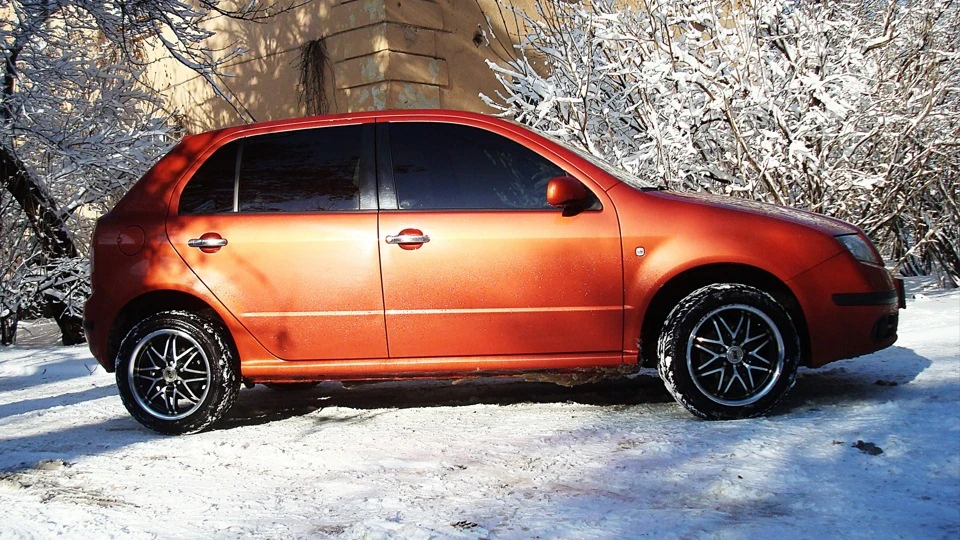 Skoda Fabia апельсинова 3