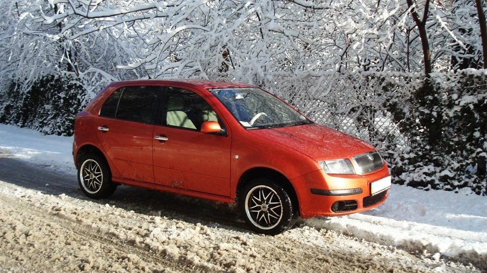 Skoda Fabia апельсинова 5
