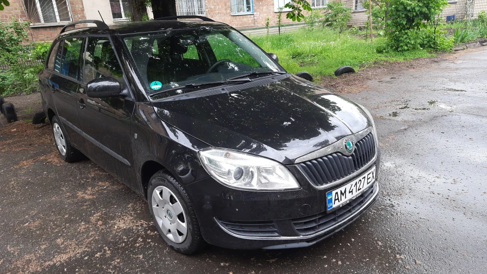 Skoda Fabia Чорна ластівка 2