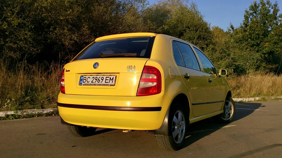 Skoda Fabia Канарка 3