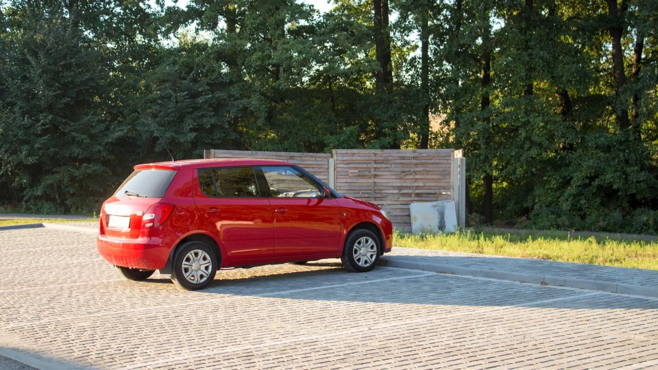 Skoda Fabia Червона 3
