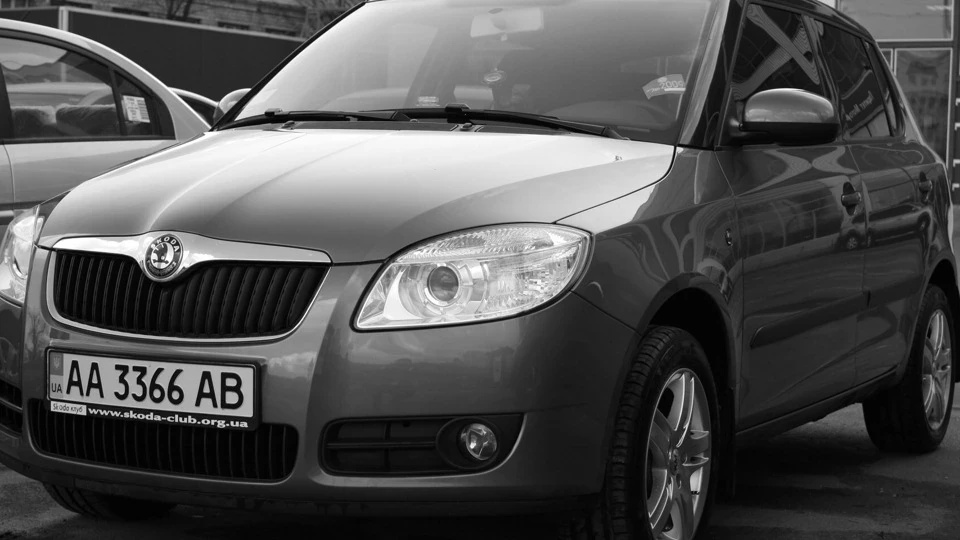 Skoda Fabia Мандариновий СУ-27 5