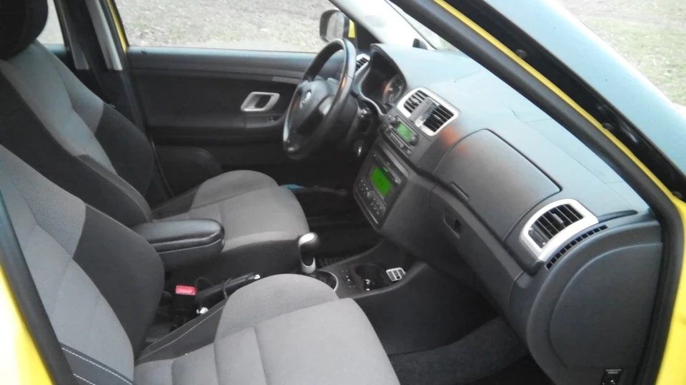 Skoda Fabia Бджола 5