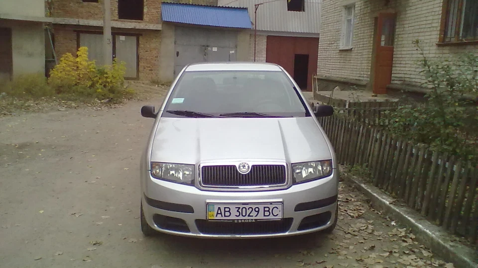 Skoda Fabia Серій металік.1.2 мотор 3