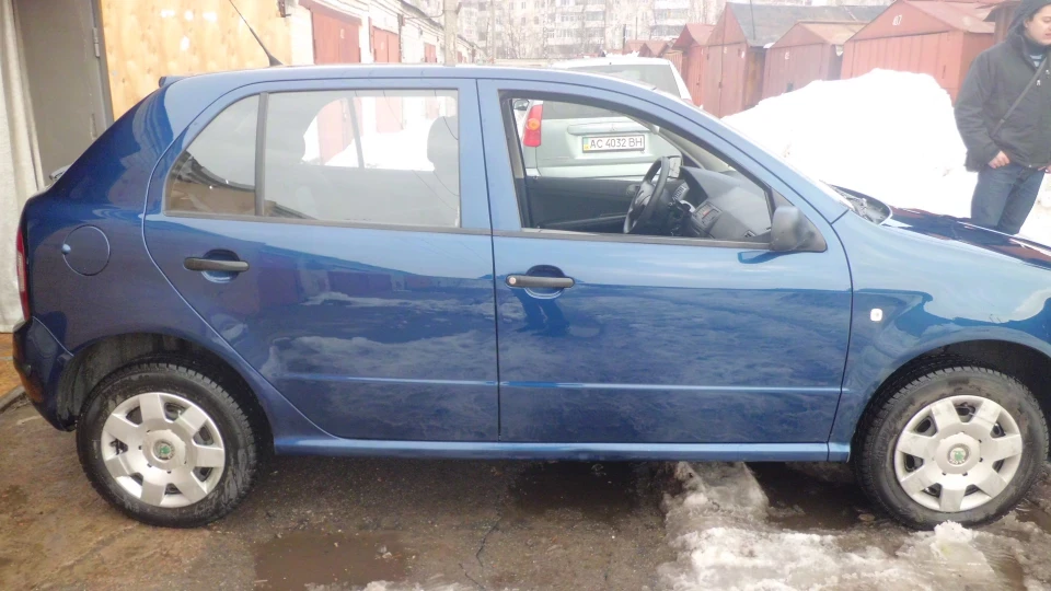 Skoda Fabia Синій металік