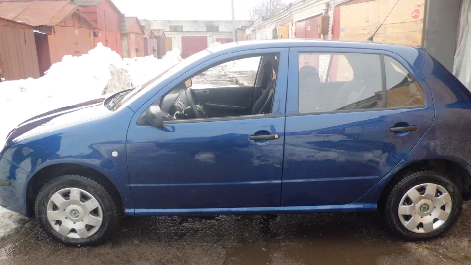 Skoda Fabia Синій металік 2