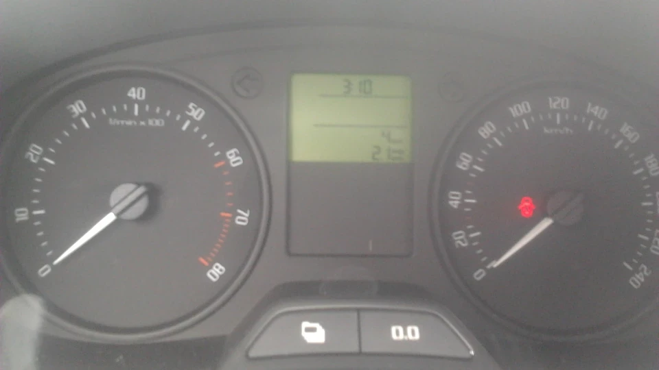 Skoda Fabia Шкварка 2