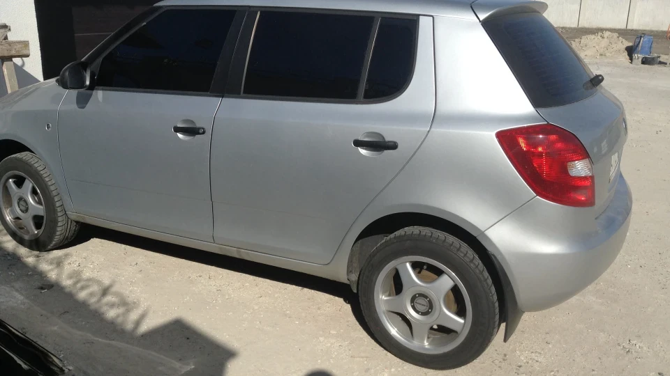 Skoda Fabia Спалах 16v 2