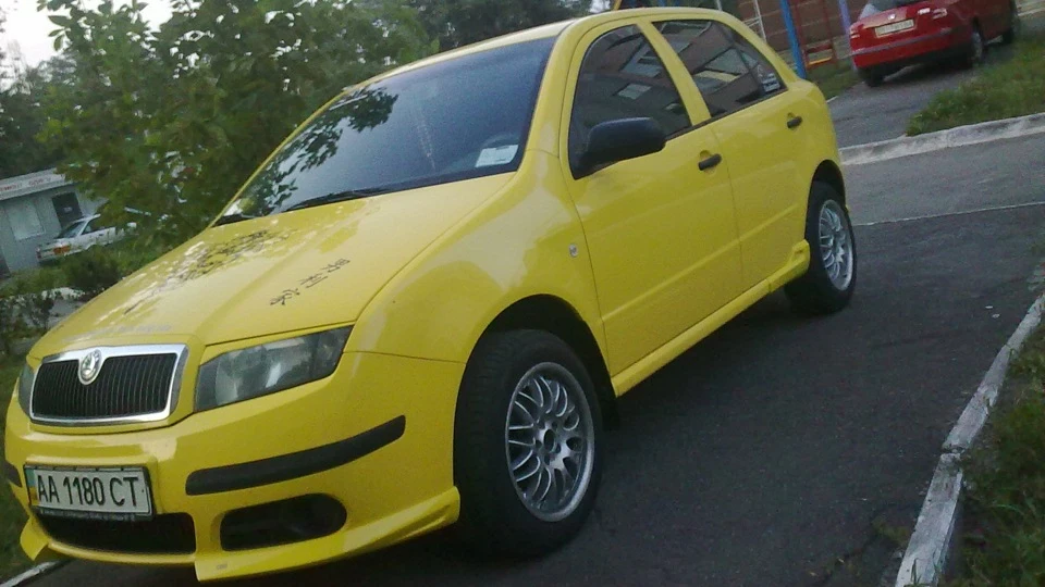 Skoda Fabia Жовтий спірит 3