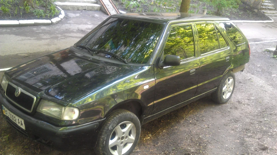Skoda Felicia 1.3 чорний металік 2