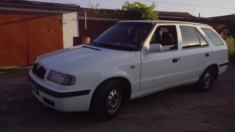 Skoda Felicia біла ракета)))
