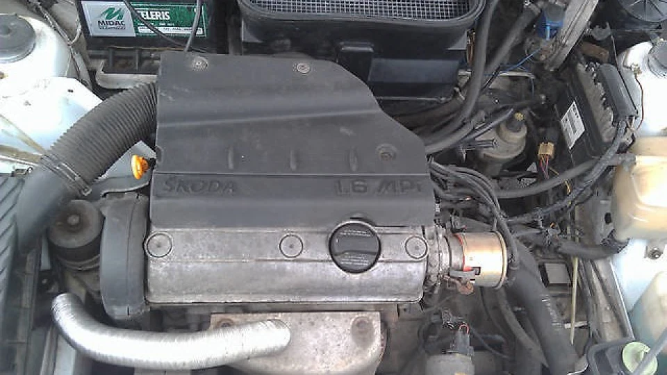 Skoda Felicia Біленький універсальчик) 3