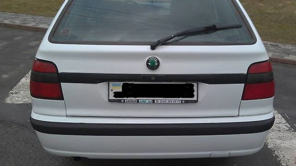 Skoda Felicia Біленький універсальчик) 5