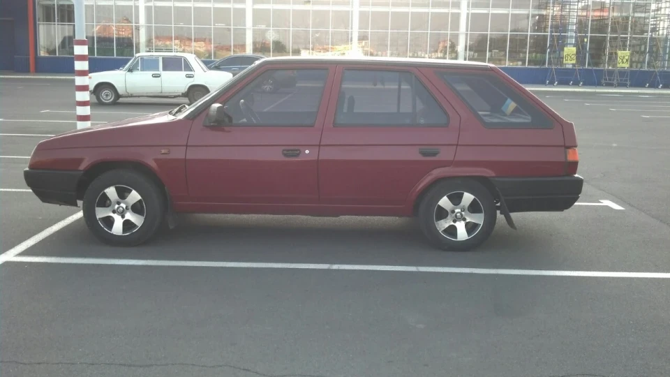 Skoda Forman червоний, 1,3 3