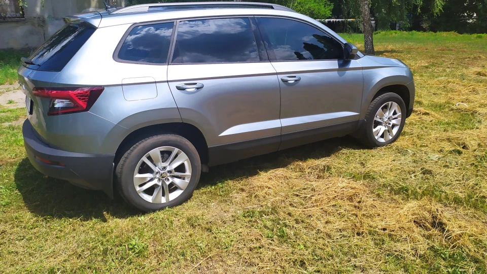 Skoda Karoq Business grey 3