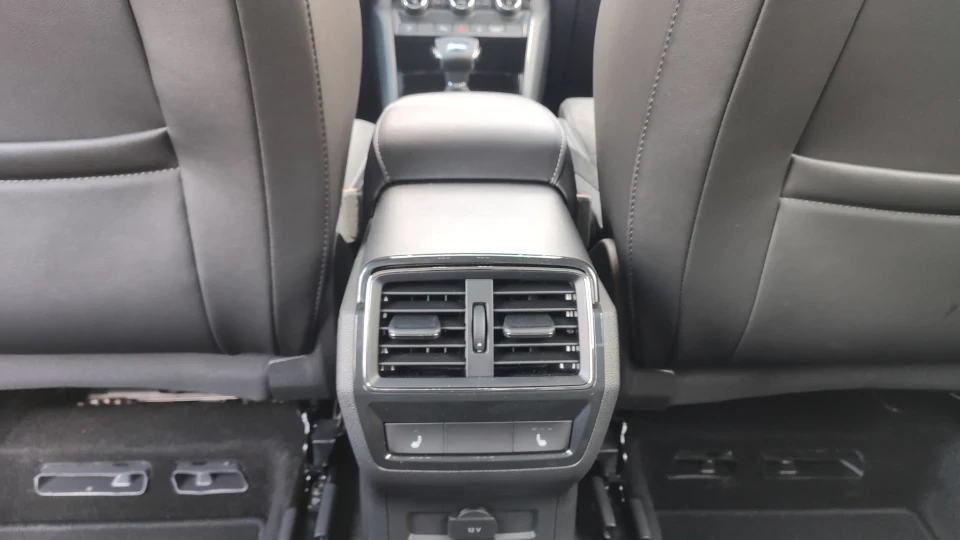 Skoda Karoq Race Blue Metallic Style 5